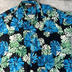 Tori Richards Hawaiian Shirt Mens XL Floral Short Sleeve Aloha Honolulu